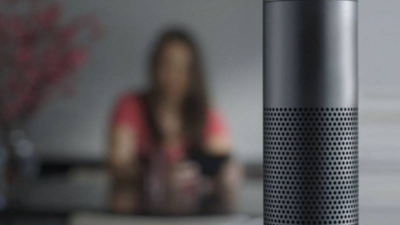 El dispositivo Alexa de Amazon cobró vida propia y tiene una risa malvada