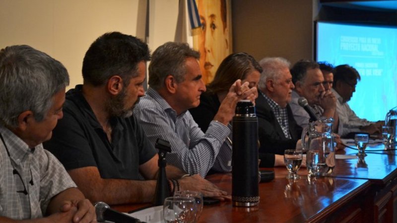 Rossi: "Desde el FIT hasta el Frente Renovador, son todos posibles compañeros"
