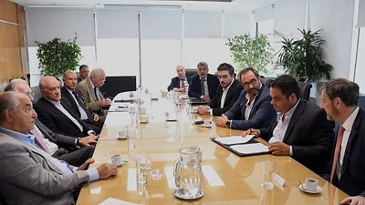 Paritarias 2018: Comercio acordó 15% en dos tramos con "cláusula de revisión" Paritarias 2018: Comercio acordó 15% en dos tramos con "cláusula de revisión"