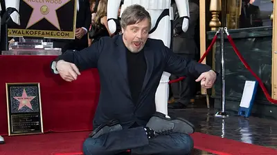 Mark Hamill ya tiene su estrella en el paseo de la fama en Hollywood Mark Hamill ya tiene su estrella en el paseo de la fama en Hollywood