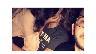 Su novia lo engañó y él viralizó una divertida selfie Su novia lo engañó y él viralizó una divertida selfie