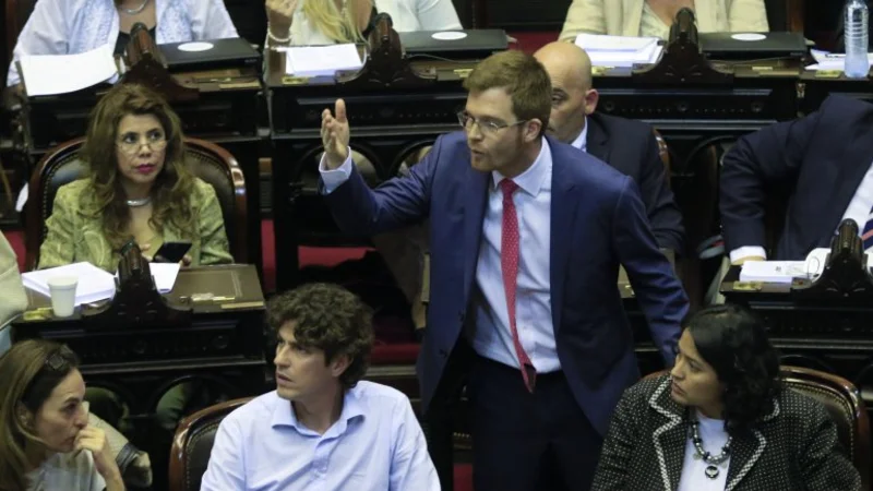 Massot pidió que el peronismo "siga las bases de Cambiemos" si vuelve al poder