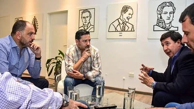En la previa del congreso del PJ, Menéndez se reunió con dos figuras del massismo En la previa del congreso del PJ, Menéndez se reunió con dos figuras del massismo