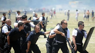 La Justicia sobreseyó a la cúpula policial por los homicidios en el Indoamericano La Justicia sobreseyó a la cúpula policial por los homicidios en el Indoamericano