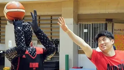 El robot basquetbolista que le gana a profesionales El robot basquetbolista que le gana a profesionales