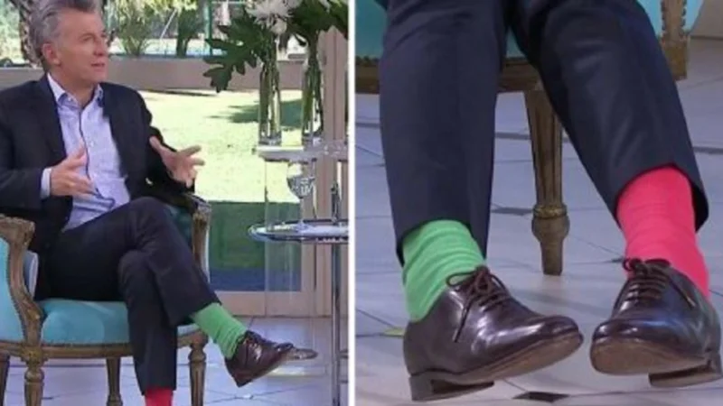 ¿Por qué Macri se puso dos medias de distinto color para la entrevista con El Trece?