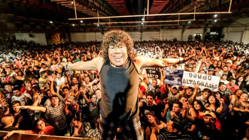 La discografía completa de La Mona Jiménez estará disponible en Spotify