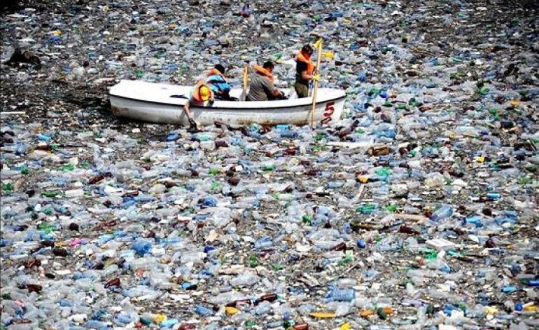 La isla de basura que flota en el océano Pacífico equivale a Francia,  España y Alemania juntas | El Destape