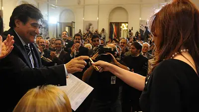 El mensaje de Cristina sobre la liberación del preso político Carlos Zannini El mensaje de Cristina sobre la liberación del preso político Carlos Zannini