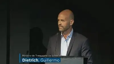 Golpes, insultos y gritos en la audiencia del Gobierno para defender a FlyBondi Golpes, insultos y gritos en la audiencia del Gobierno para defender a FlyBondi