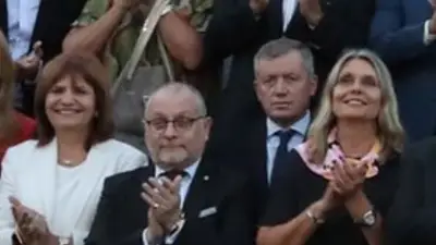 Los desopilantes memes con la cara de Monzó en la reunión con Macri que hicieron estallar las redes Los desopilantes memes con la cara de Monzó en la reunión con Macri que hicieron estallar las redes
