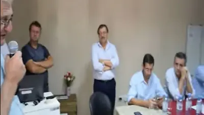 En la cara de funcionarios macristas, un productor agropecuario contó la dramática situación del campo En la cara de funcionarios macristas, un productor agropecuario contó la dramática situación del campo