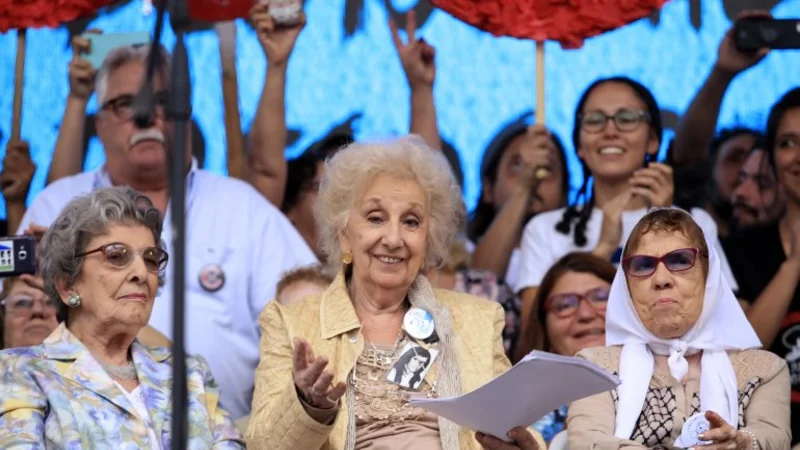 Carlotto: "El Gobierno quiso dirigirnos, no pudo Videla y no van a poder ellos"