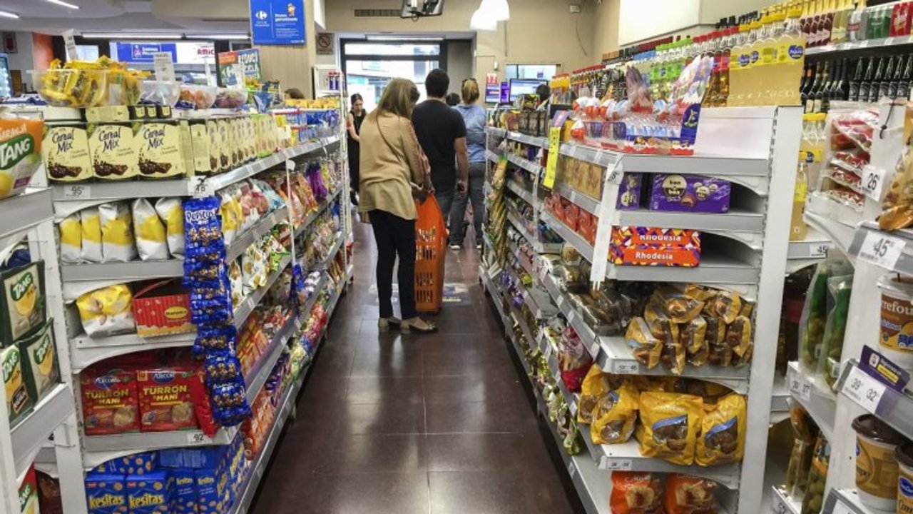 La canasta básica subió 5% y una familia necesitó $60.874 en marzo para no ser pobre