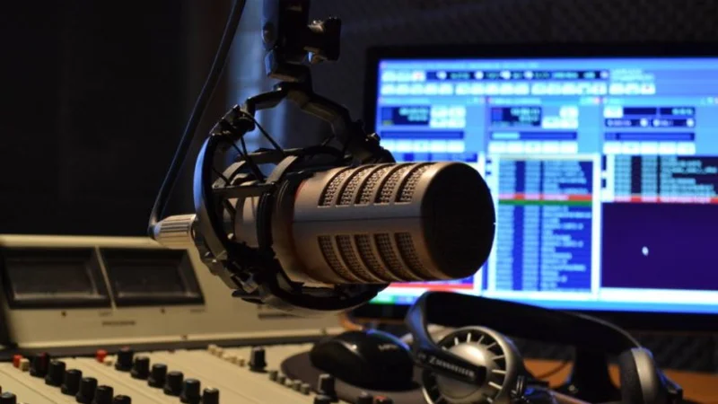 Cerró la radio más importante de rock y echó a todo su personal