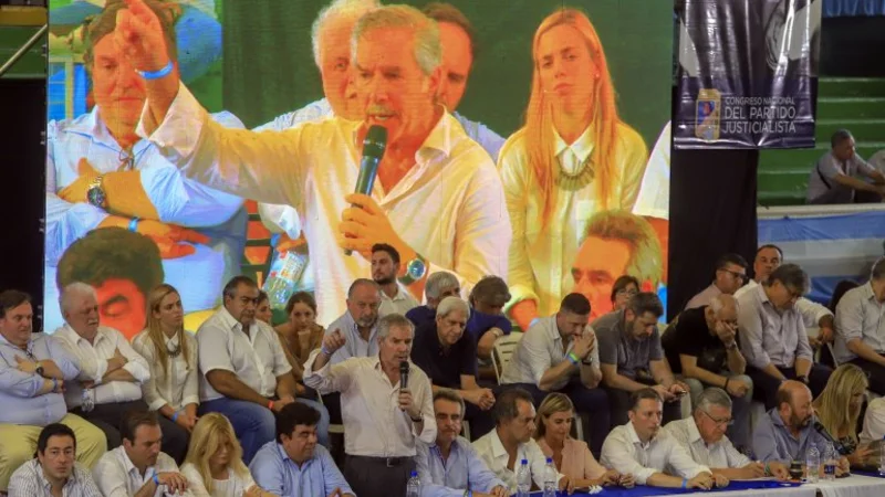 Elecciones 2019: Felipe Solá ve "pocas posibilidades" a una fórmula con Cristina Kirchner