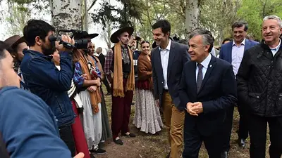Mendoza: Urtubey se mostró con Cornejo en Mendoza Mendoza: Urtubey se mostró con Cornejo en Mendoza