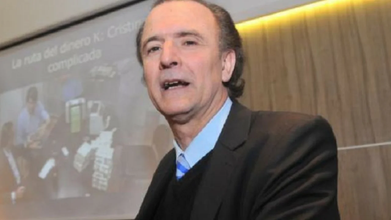 El papelón de Daniel Santoro con un troll que lo deja en ridículo
