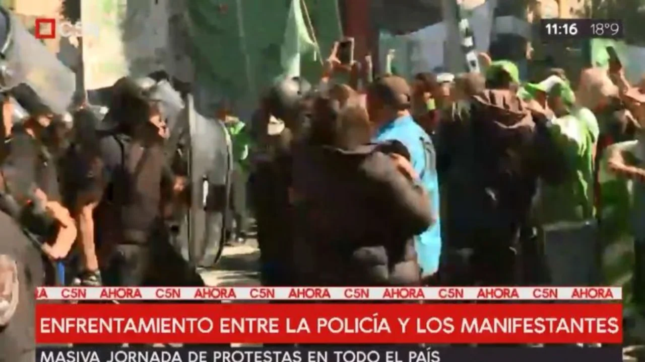 Represión: gases lacrimógenos y tensión en la movilización de ATE