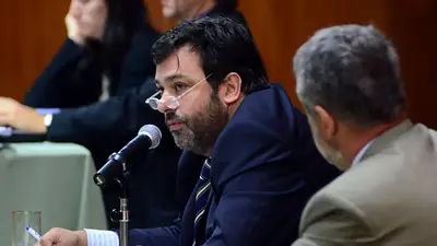 Rusconi desmintió una nota de Clarín en la que lo vinculan a Ramos Padilla Rusconi desmintió una nota de Clarín en la que lo vinculan a Ramos Padilla