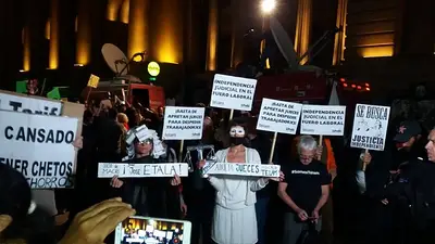 Masiva marcha a Tribunales en apoyo al juez Alejo Ramos Padilla Masiva marcha a Tribunales en apoyo al juez Alejo Ramos Padilla