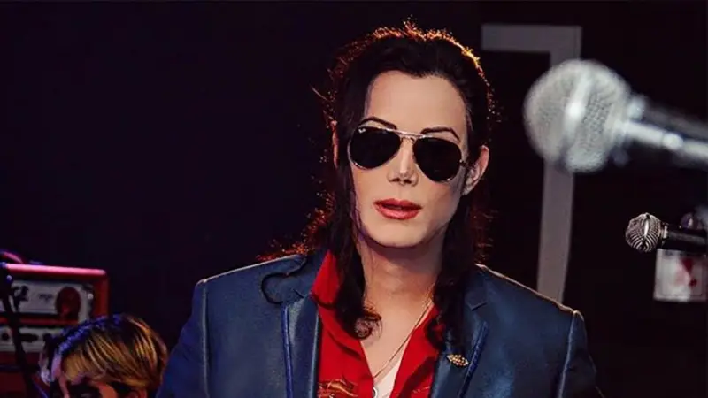 El hijo de Pettinato convocó a una movilización en defensa de Michael Jackson