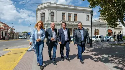 Espinoza y Magario se mostaron con Secco y apuntaron contra Macri Espinoza y Magario se mostaron con Secco y apuntaron contra Macri
