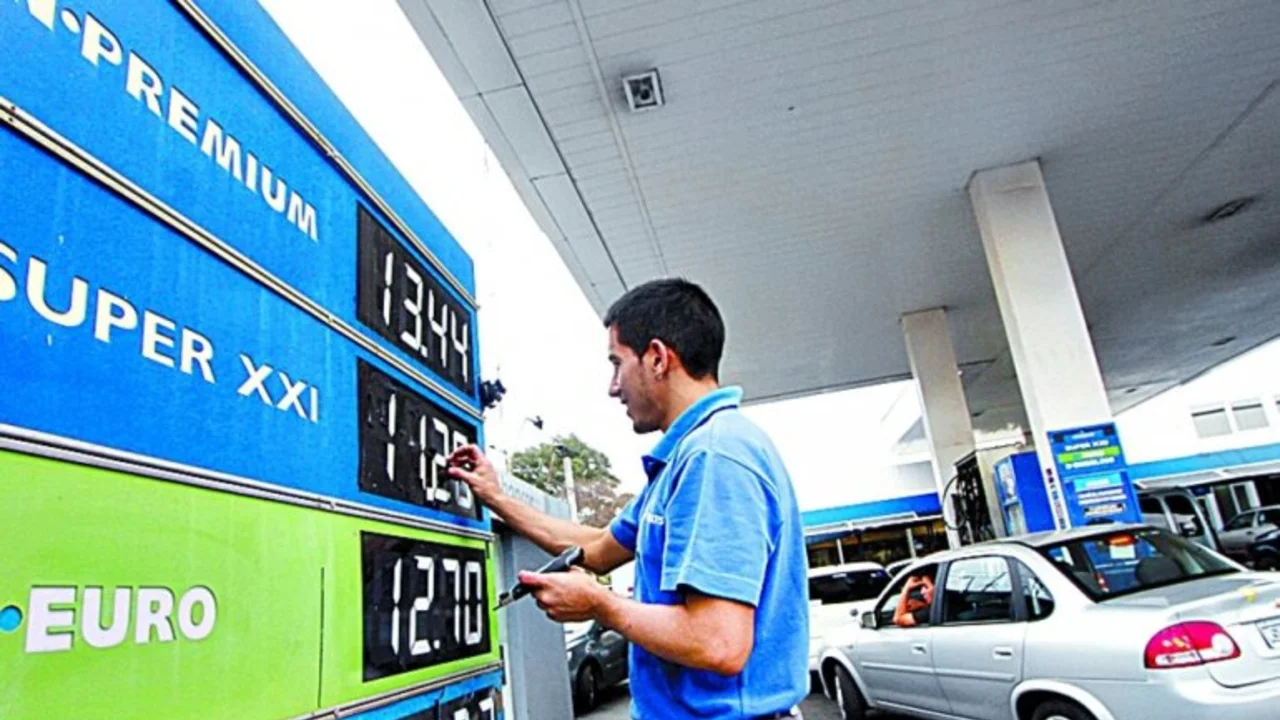 Abril llega con nuevos golpes al bolsillo: Aumentan la nafta y el gas