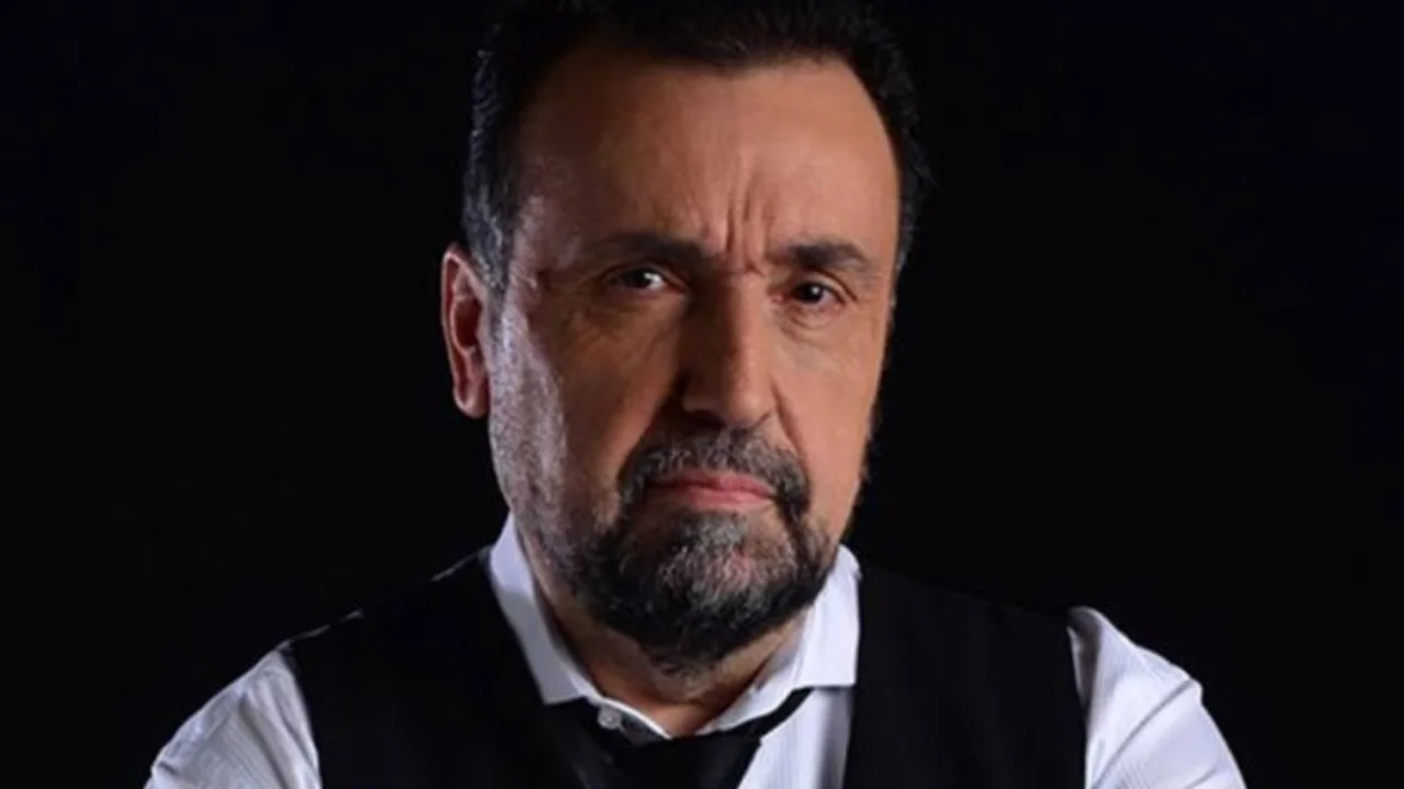 El rap que defiende a Roberto Navarro y destroza a Macri en los trenes