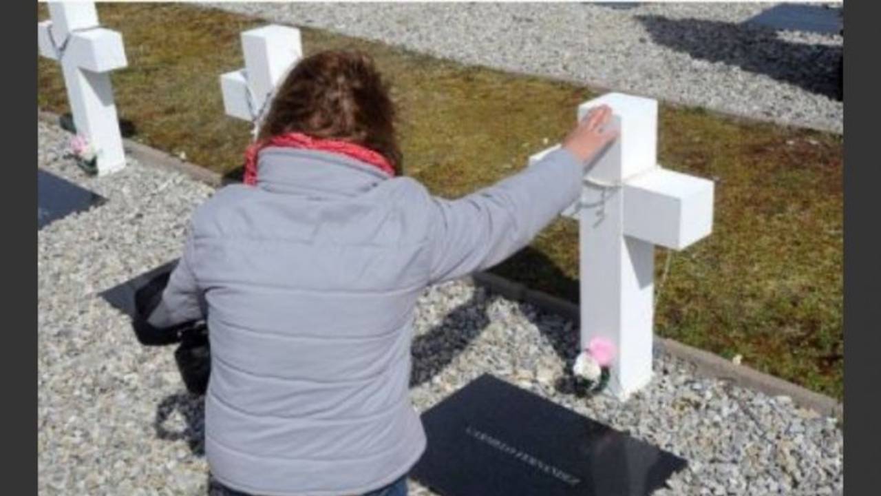 Familiares de caídos en Malvinas piden que el Estado pague los viajes a las Islas