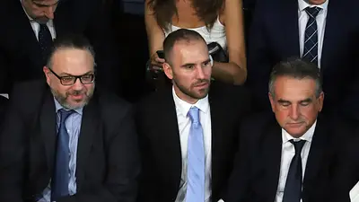 El gobierno de Alberto Fernández seleccionó a dos bancos para la reestructuración de la deuda externa El gobierno de Alberto Fernández seleccionó a dos bancos para la reestructuración de la deuda externa