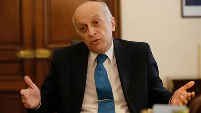 Acusan a Casal de querer ascender a un funcionario denunciado por violencia de género Acusan a Casal de querer ascender a un funcionario denunciado por violencia de género