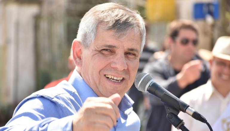 Escándalo en Chivilcoy: el intendente Guillermo Britos quiere cobrar por el uso de hospitales públicos