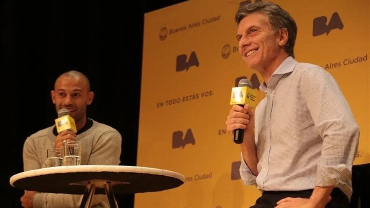 ¿Macri tuvo la culpa? Estallaron los memes en las redes sociales por el penal errado de Mascherano en la Copa Argentina