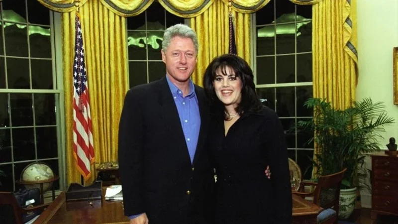 Bill Clinton atribuyó la relación con Mónica Lewinski a la "presión" por ser Presidente