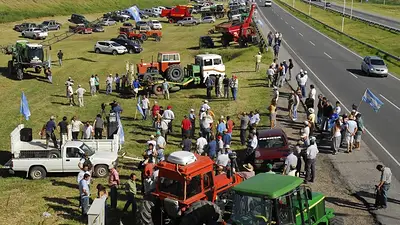 El campo presiona por una devaluación: la liquidación de divisas cayó un 42% El campo presiona por una devaluación: la liquidación de divisas cayó un 42%