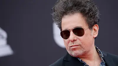 El polémico comentario de Andrés Calamaro sobre los femicidios: "Solo empleamos la violencia para defender a la mujeres" El polémico comentario de Andrés Calamaro sobre los femicidios: "Solo empleamos la violencia para defender a la mujeres"