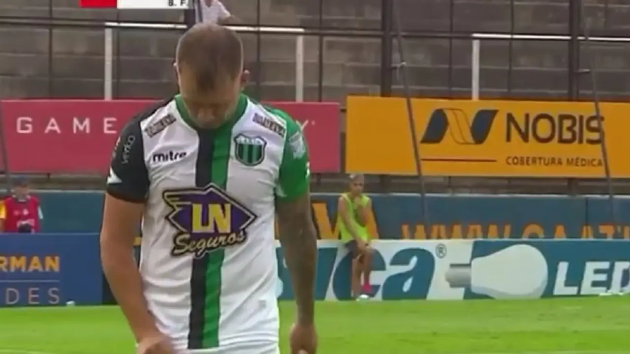 Discriminación en el fútbol: los gestos antisemitas de un jugador de Nueva Chicago a la hinchada de Atlanta