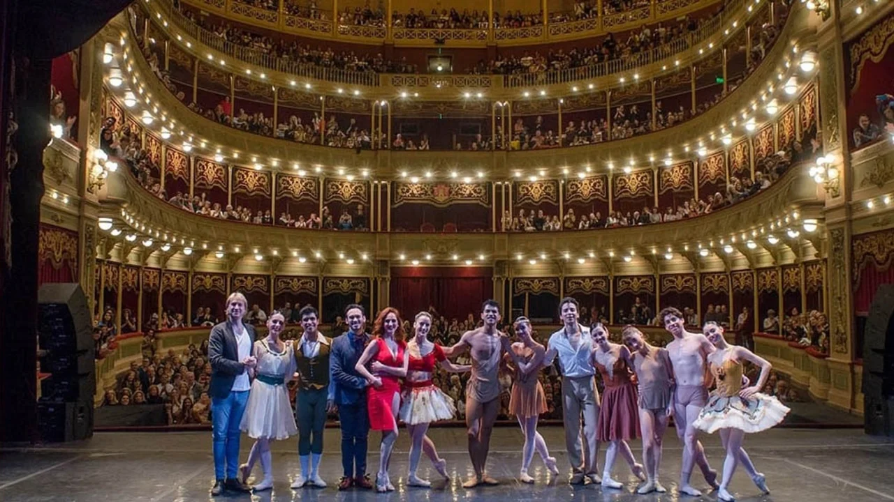 Los trabajadores del Teatro Colón denunciaron la inoperancia y la desidia del gobierno porteño