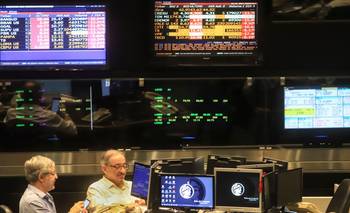 Vuela el riesgo país por encima de los 1.400 puntos y se hunden 10% los bonos | Crisis económica