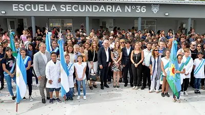 Julio Zamora y Agustina Vila inauguraron una escuela en Tigre Julio Zamora y Agustina Vila inauguraron una escuela en Tigre