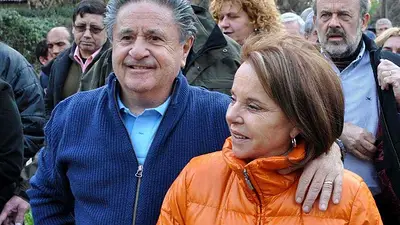 Eduardo Duhalde y su esposa están en cuarentena tras volver de España Eduardo Duhalde y su esposa están en cuarentena tras volver de España