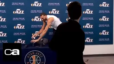 Video: la lamentable broma del jugador de NBA antes de dar positivo en el test de coronavirus Video: la lamentable broma del jugador de NBA antes de dar positivo en el test de coronavirus
