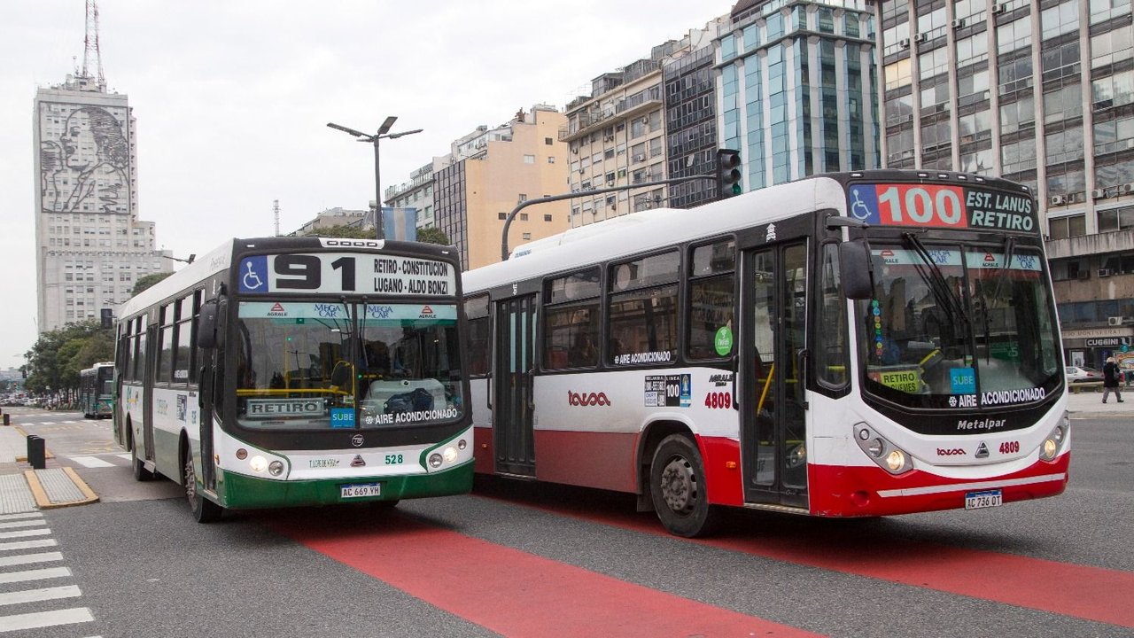 Coronavirus: se redujo a casi la mitad las personas que utilizan el transporte público