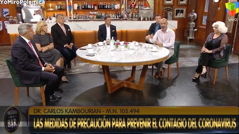 Mariano Iúdica y todo Polémica en el Bar se sentaron a un metro de distancia para evitar el contagio de coronavirus