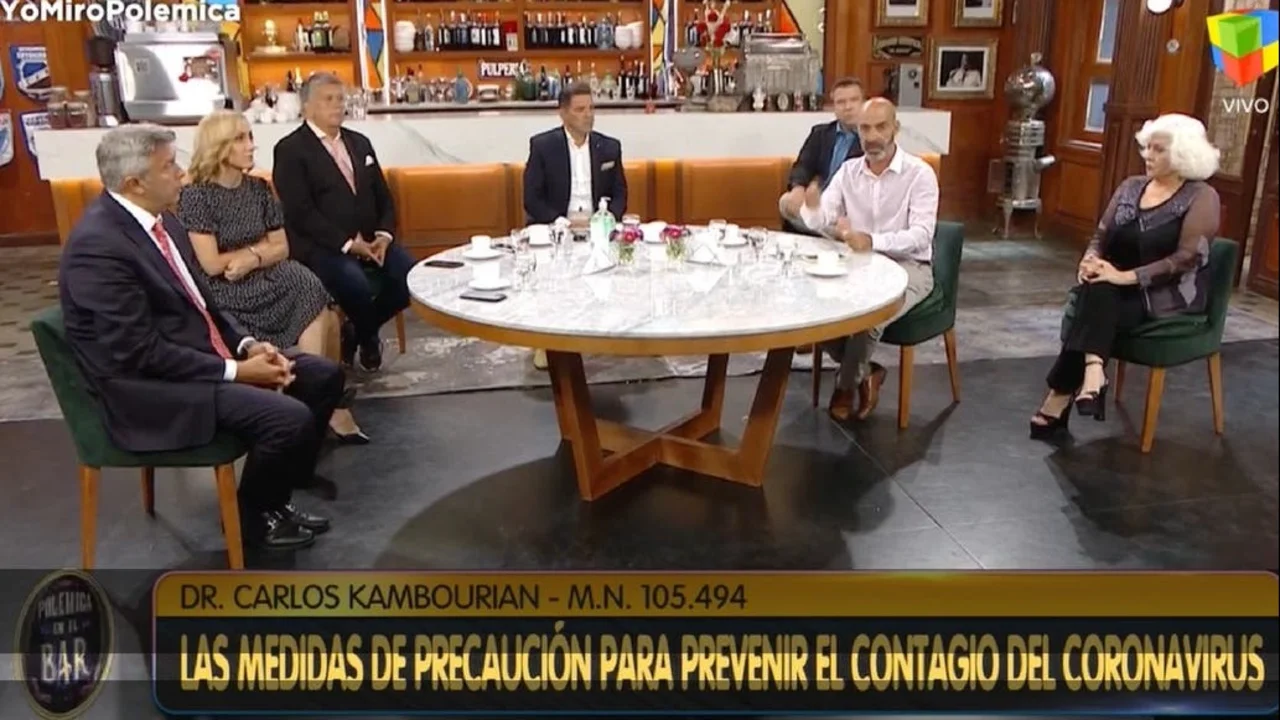 Mariano Iúdica y todo Polémica en el Bar se sentaron a un metro de distancia para evitar el contagio de coronavirus