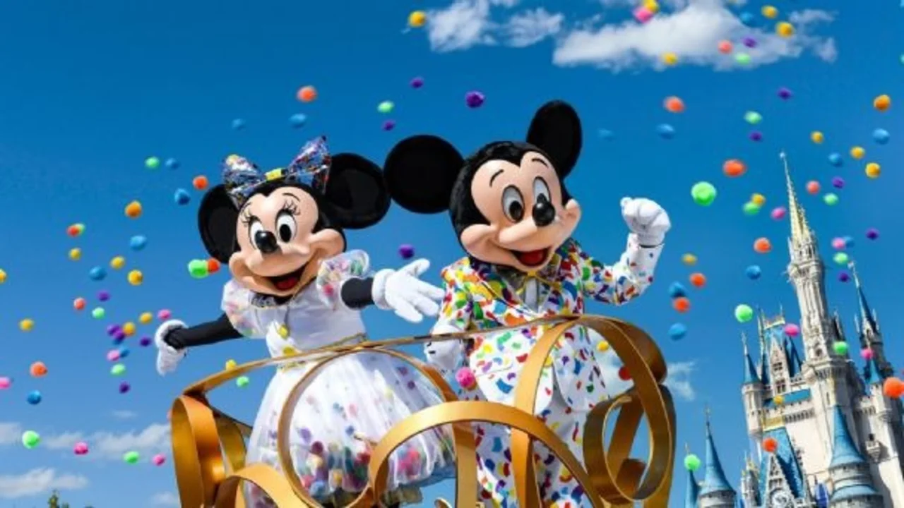 Por la pandemia del coronavirus, Disney cierra sus parques temáticos en todo el mundo