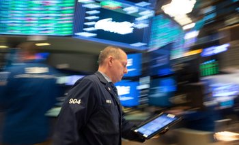 Las acciones argentinas en Wall Street caen hasta un 3% | Wall street