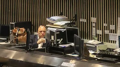 Riesgo país: cae a la espera de una respuesta de bonistas y suben las acciones argentinas Riesgo país: cae a la espera de una respuesta de bonistas y suben las acciones argentinas