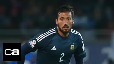 Coronavirus: Ezequiel Garay cumple cuarentena con barbijo y su foto se volvió viral Coronavirus: Ezequiel Garay cumple cuarentena con barbijo y su foto se volvió viral